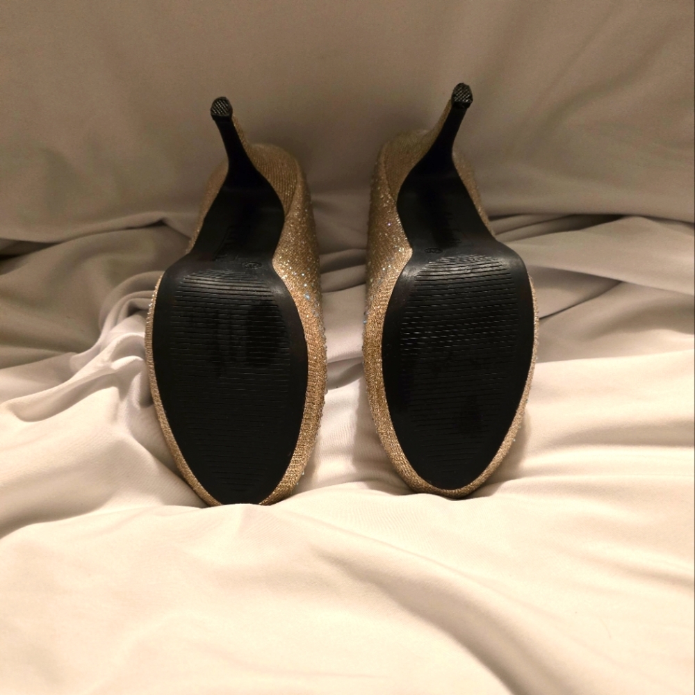 Elegant Gold Glitter "Fireworks" Women's Heels - Picture 5 of 7